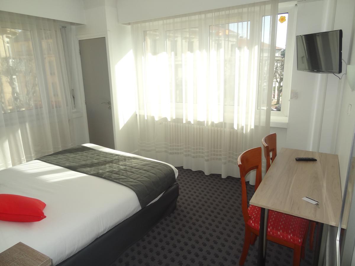 Les Ambassadeurs Otel Saint-Chamond Dış mekan fotoğraf